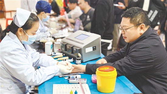 此次活動累計獻(xiàn)血19200毫升。