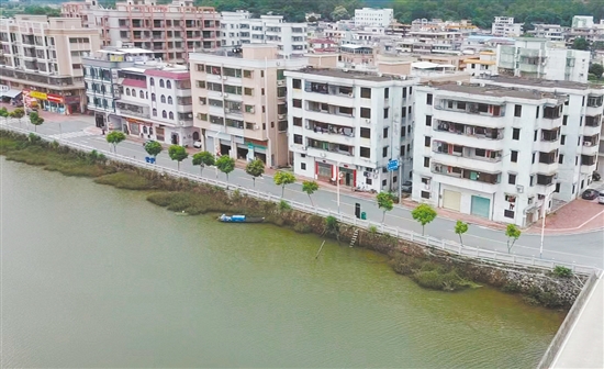 改造前房屋外立面。