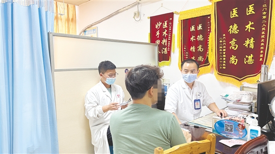 春季皮膚過敏就診人群中年輕人相對較多。