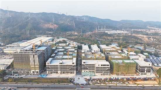 萬洋項目打造適配制造業(yè)中小微企業(yè)的高標準廠房及配套設施，聚焦的摩托車零部件等領域與杜阮鎮(zhèn)產(chǎn)業(yè)方向高度契合。