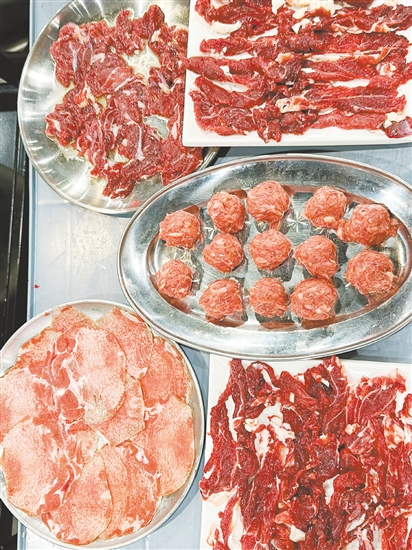 五洞牛肉新鮮現(xiàn)切。