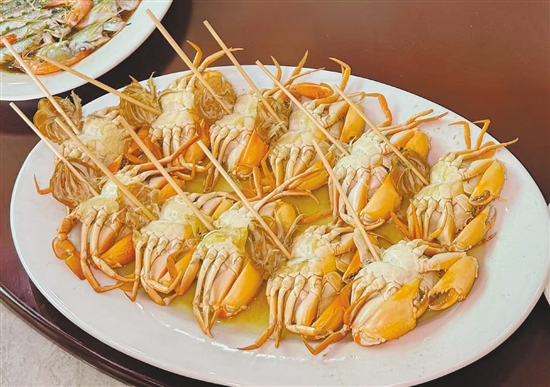 目前正是品嘗崖門(mén)水蟹的最佳時(shí)節(jié)。
