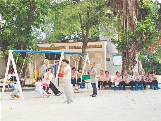 扁沖村打造良好的社區(qū)環(huán)境，村民安居樂(lè)業(yè)。