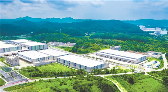 白沙鎮(zhèn)全力推進廣東省農(nóng)產(chǎn)品加工示范區(qū)（江門臺山）白沙園區(qū)建設(shè)，一期基礎(chǔ)設(shè)施配套已基本完成。
