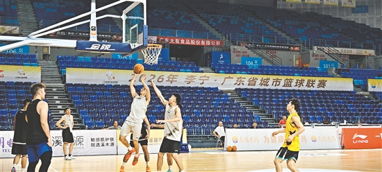 5月8日晚，粵BA江門(mén)隊(duì)隊(duì)員集中訓(xùn)練現(xiàn)場(chǎng)。
