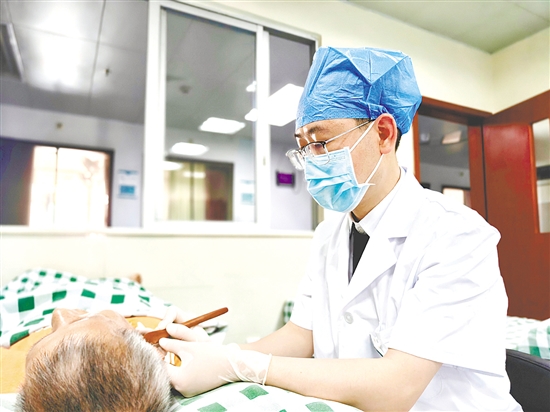 是護(hù)士，更是懂中醫(yī)的“助眠師”。