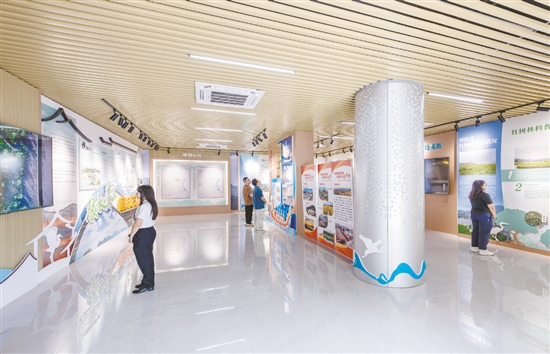圩鎮(zhèn)客廳成為展示橫陂發(fā)展成就的窗口。