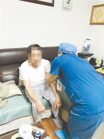 上門(mén)護(hù)理將優(yōu)質(zhì)服務(wù)送到家門(mén)口。