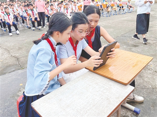 數(shù)學(xué)思維挑戰(zhàn)賽現(xiàn)場。