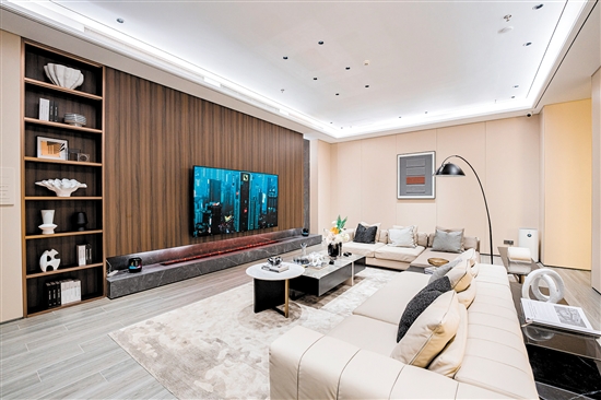 在華為智能生活館，消費(fèi)者能體驗(yàn)到完整的華為智能家居。