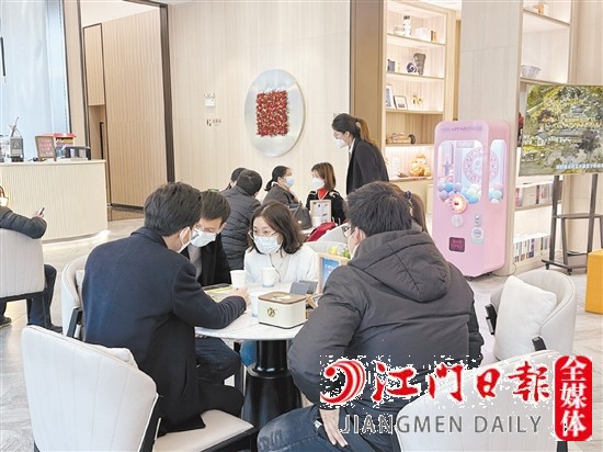 元旦小長假期間，有的項目人氣較旺。