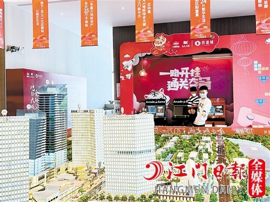 春節(jié)期間，房企做足準(zhǔn)備，迎接購(gòu)房者的到來(lái)。