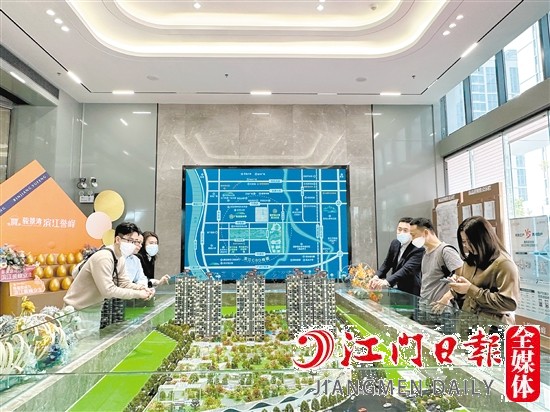 近段時間以來，不少樓盤營銷中心現(xiàn)場人氣明顯提升。