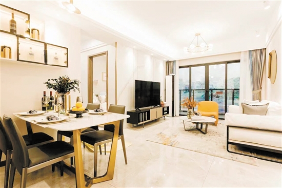 博學(xué)名苑建筑面積89平方米戶型客餐廳很寬敞。