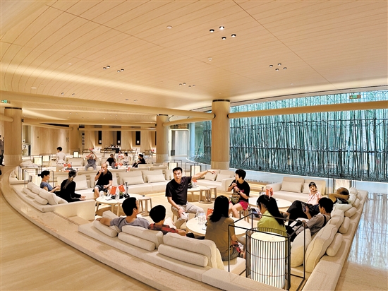 “雙節(jié)”假期熱門樓盤人氣旺。