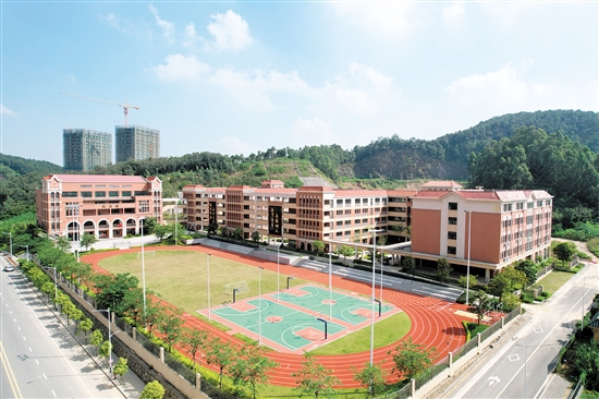 位于群華路板塊的江華小學(xué)群華校區(qū)已經(jīng)投入使用。