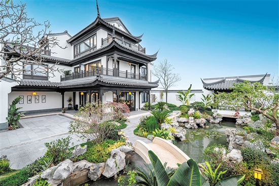 綠城濱江·潮聞東方合院實現(xiàn)了院落與自然巧妙融合。