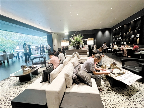 目前樓盤不少，消費者可以貨比三家。