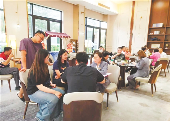 利好政策吸引購(gòu)房者“進(jìn)場(chǎng)”。