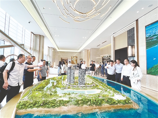 江發(fā)·天御灣的大平層產品吸引了不少消費者。