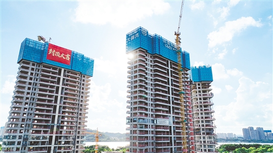 江發(fā)·天御灣頂層復(fù)式刷新江門洋房備案總價紀(jì)錄。