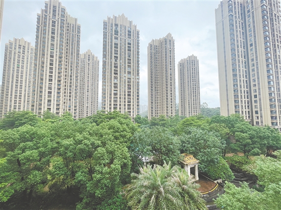 一些帶電梯的次新房價格也變得比較實(shí)惠。