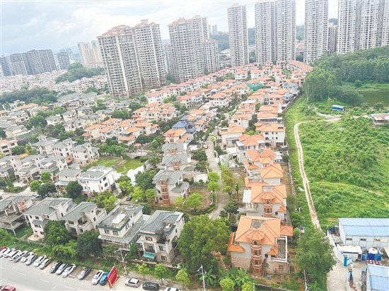 目前市區(qū)不少樓盤有二手別墅出售。