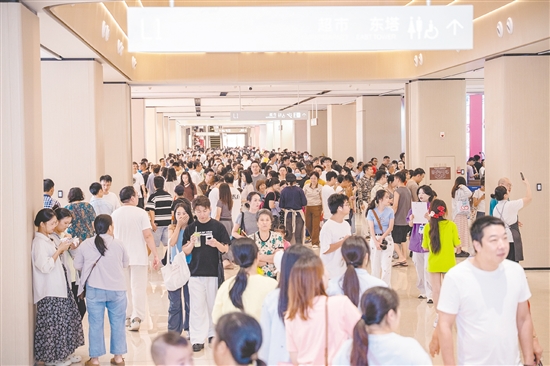 開業(yè)至今，江門利和廣場(chǎng)購物中心人氣旺。