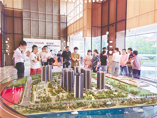 ?銷售小面積第四代住宅的樓盤吸引了許多市民的目光。