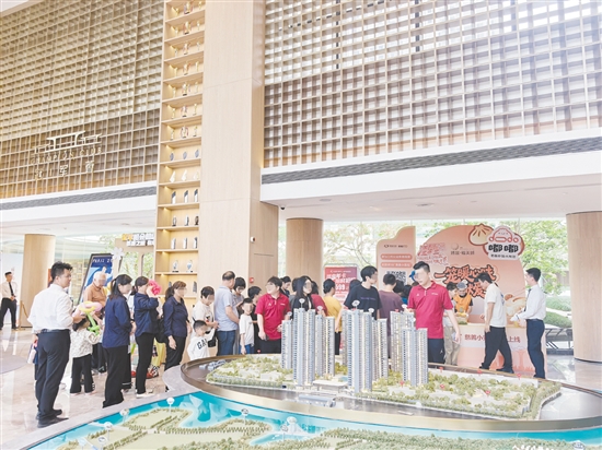 全運會期間，不少境外人士在回鄉(xiāng)觀賽之余前來購房。