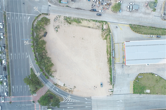 成交地塊面積不大，但溢價(jià)率高。