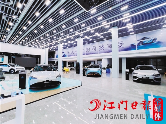 廣汽埃安江門第一體驗中心寬敞氣派的展廳。
