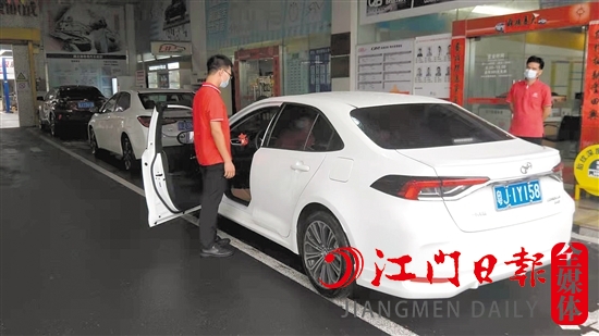 消費(fèi)者到4S店“體檢”愛車時最好提前預(yù)約。