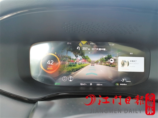 更加智能化的新能源汽車，對汽車芯片的需求更多。