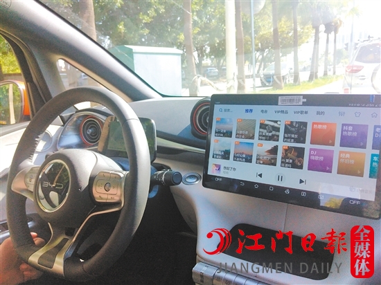 海豚內(nèi)飾清新又時(shí)尚。