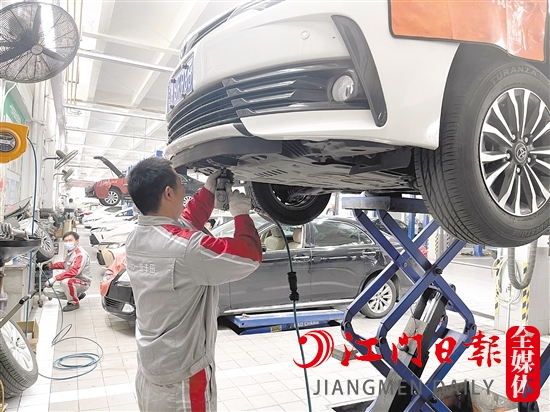 春節(jié)過后，前來檢修的車輛比平時增加不少。