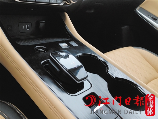 e-POWER軒逸換擋設(shè)計很有特點。