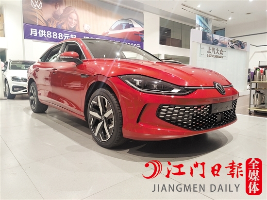 凌渡L外觀動感十足。