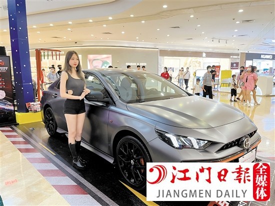 影豹R-style賽道版外觀時(shí)尚動(dòng)感。