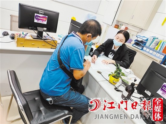 車主在購買車險的時候，建議選擇更高賠付額度的第三者責(zé)任險。