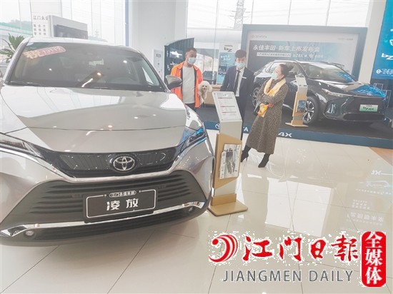 買(mǎi)車(chē)過(guò)年成為一種潮流。