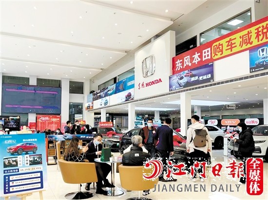 補(bǔ)貼政策的出臺(tái)刺激消費(fèi)者換車(chē)的欲望。