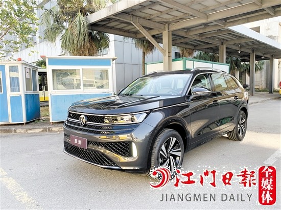 攬巡外觀時(shí)尚大氣。