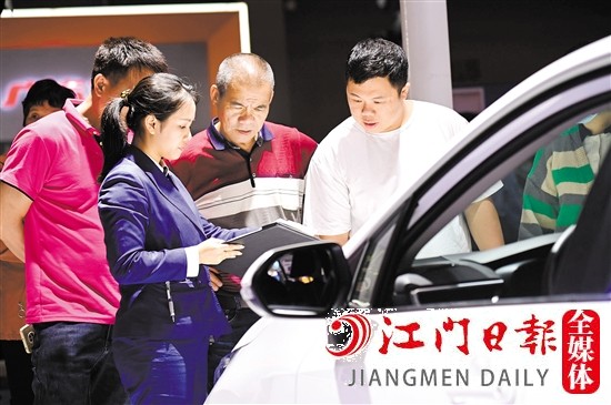 消費者在為新車購買保險的時候，可多方對比。