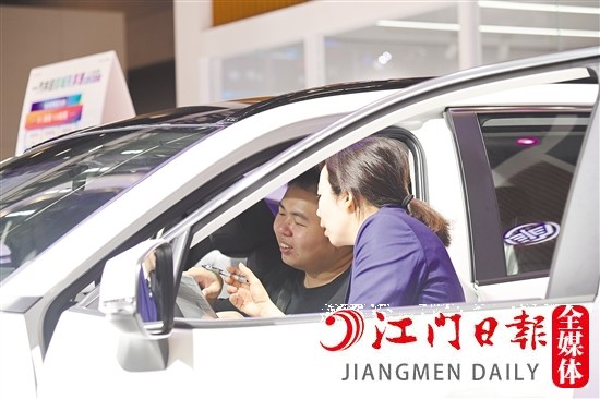 消費(fèi)者看車(chē)、買(mǎi)車(chē)的時(shí)候，繳納定金要謹(jǐn)慎。