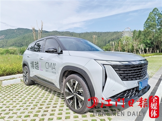 從外觀上看，吉利博越L時尚又科幻。