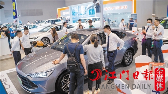 插電式混合動力汽車吸引不少消費者的目光。