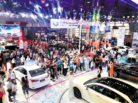 往屆本報車展人氣旺。