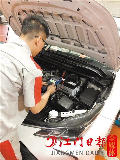 近期有不少車主到4S店檢查、更換蓄電池。