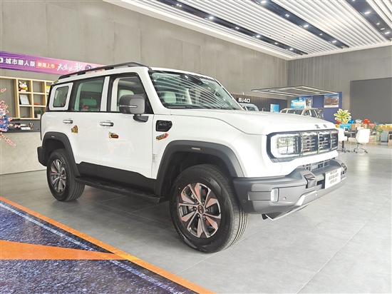 全新BJ40定位世家級潮野SUV，風格獨特。